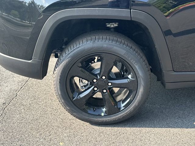 New 2025 Jeep Grand Cherokee Limited w/ Luxury Tech Group II image 17