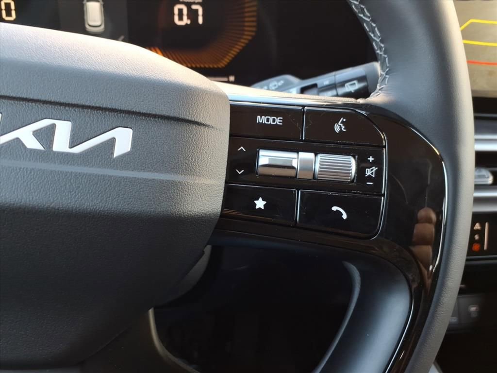 Used 2026 Kia Sorento LX FWD image 24