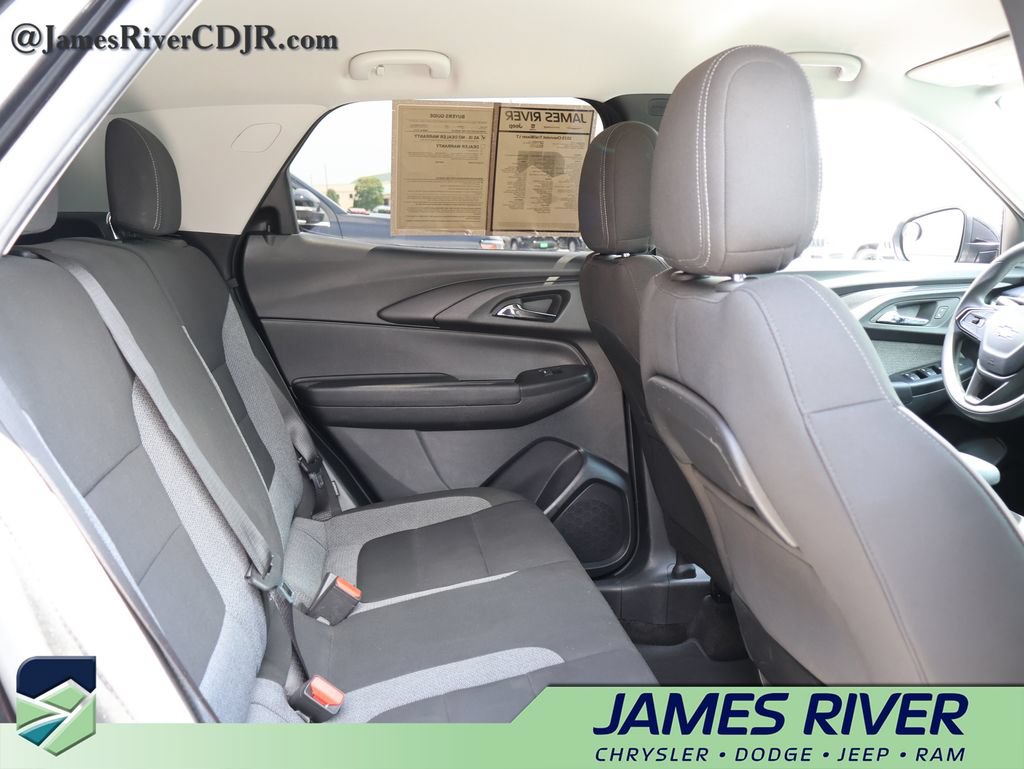 Used 2023 Chevrolet TrailBlazer LT w/ Convenience Package FWD image 11