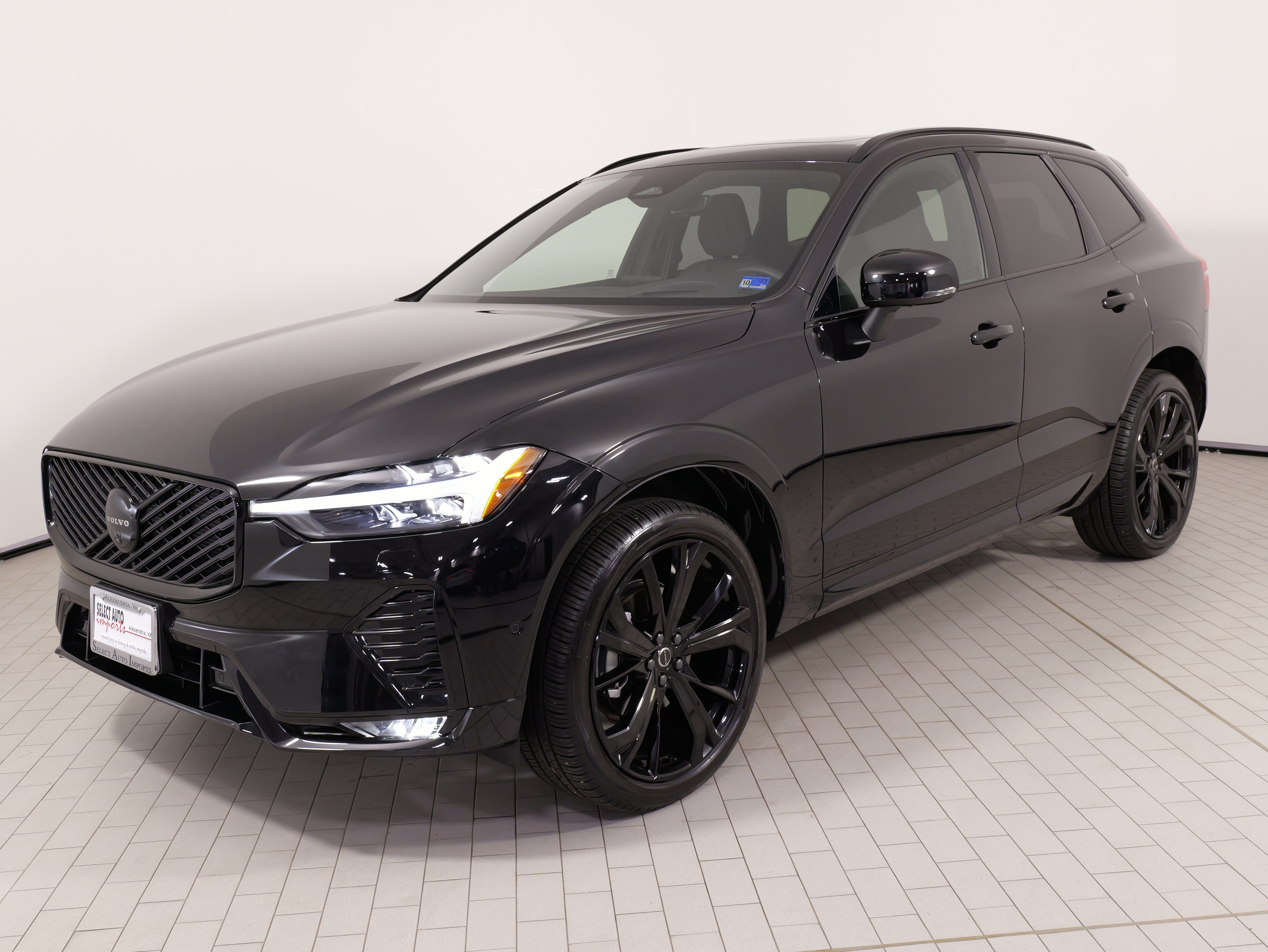 Used 2026 Volvo XC60 B5 Ultra w/ Protection Package Premier AWD/4WD image 3