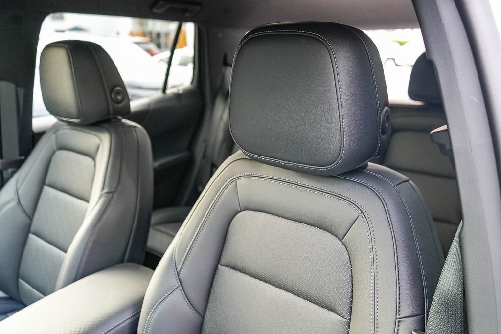 New 2026 Chevrolet Equinox LT w/ Convenience Package II FWD image 24