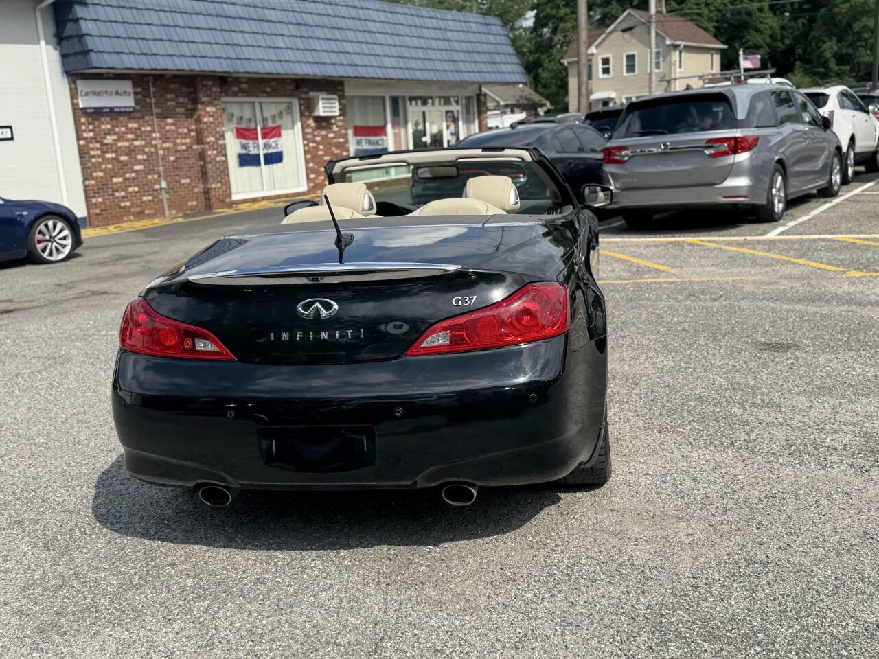 Used 2010 INFINITI G37 Base 2dr Convertible w/ Premium Pkg image 17