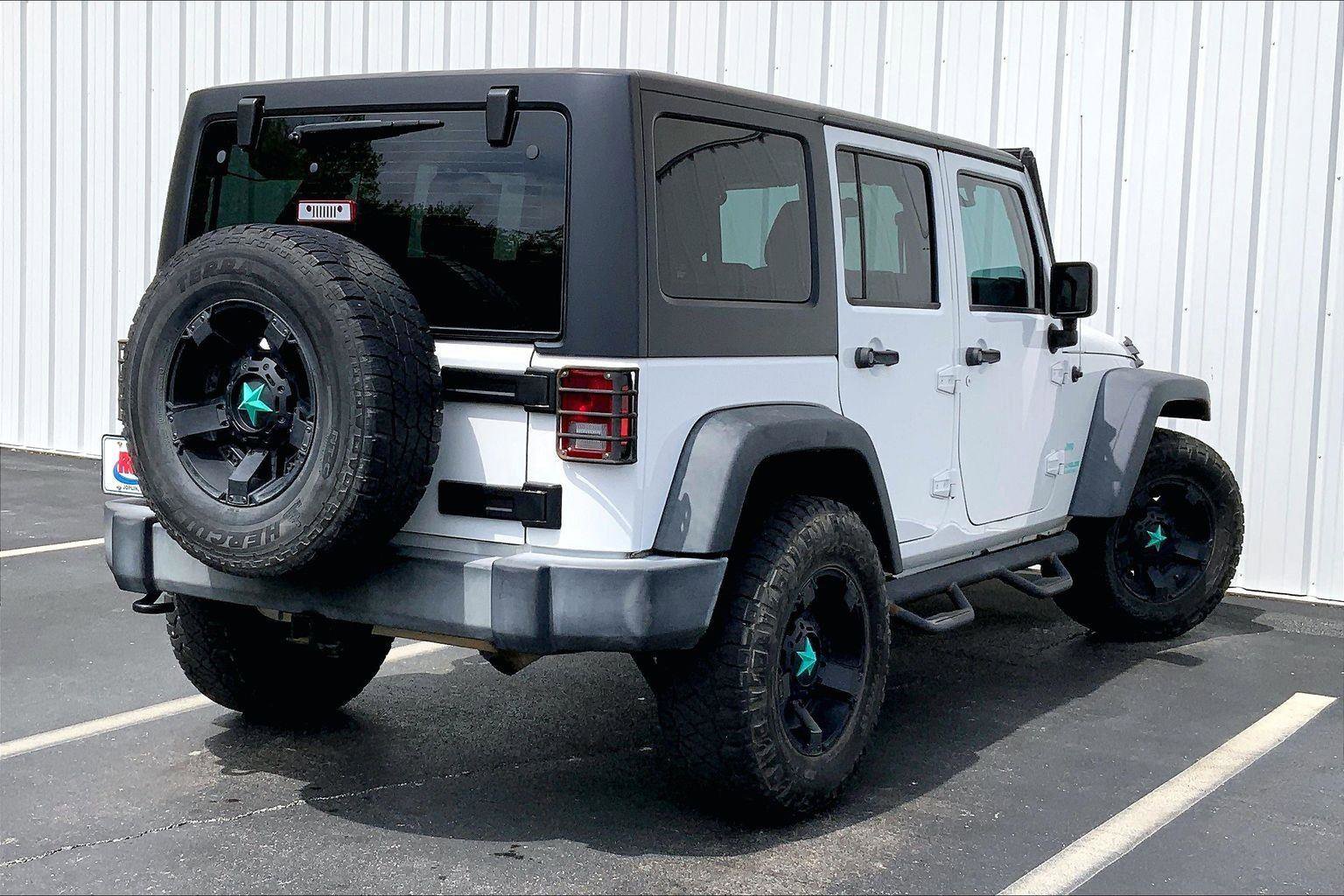 Used 2017 Jeep Wrangler Unlimited Sport w/ Connectivity Group image 10