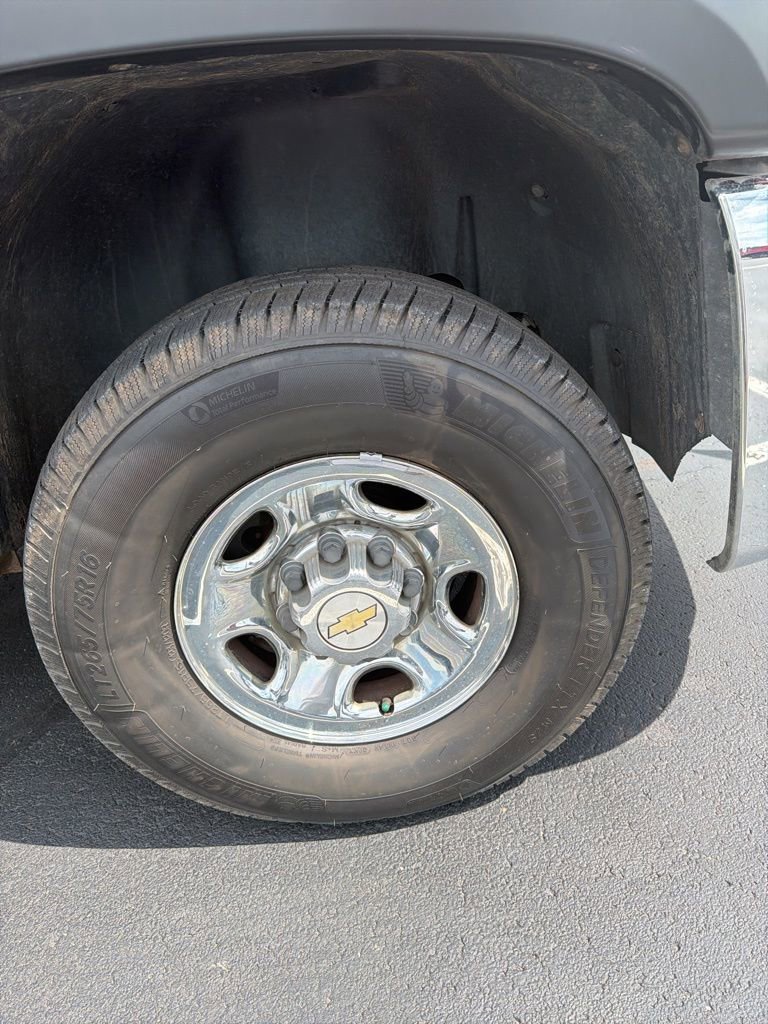 Used 2009 Chevrolet Silverado 2500 LT w/ Exterior Plus Package image 5
