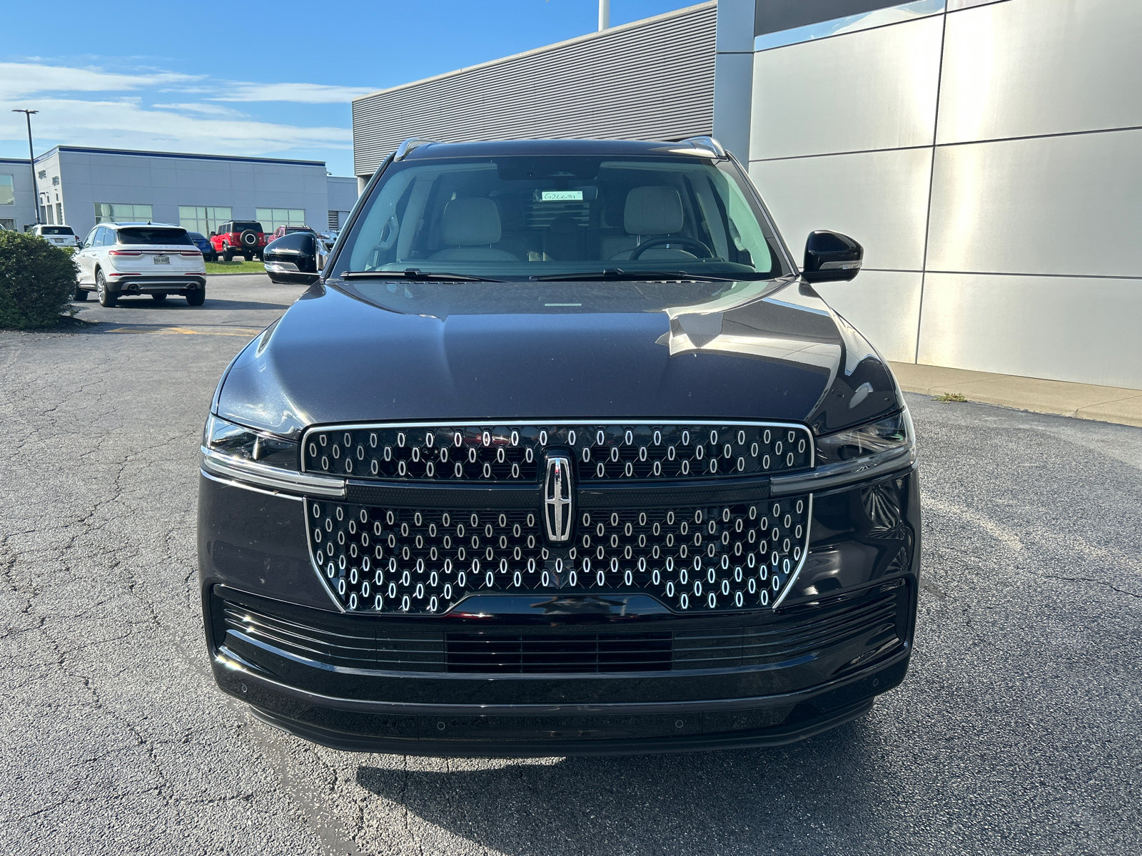 New 2026 Lincoln Navigator Reserve AWD/4WD image 2