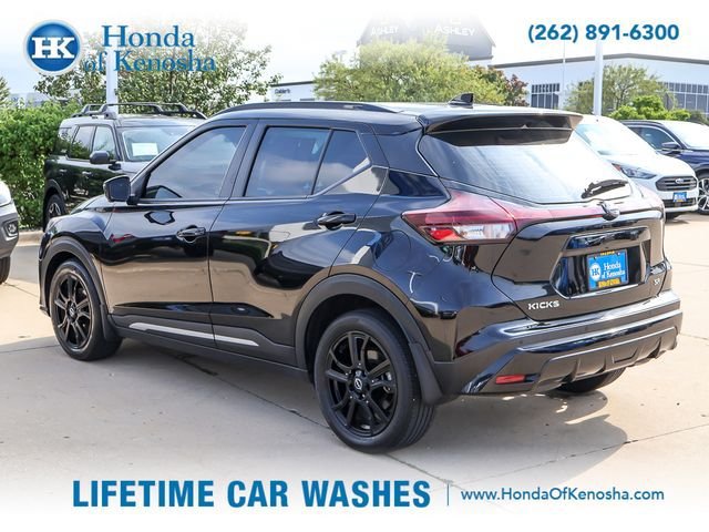 Used 2024 Nissan Kicks SR w/ SR Premium Package FWD image 3
