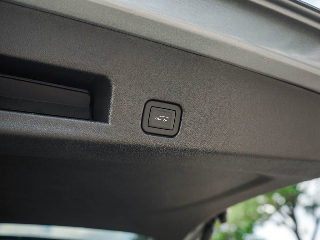 New 2026 GMC Acadia Elevation w/ Black Edition image 9