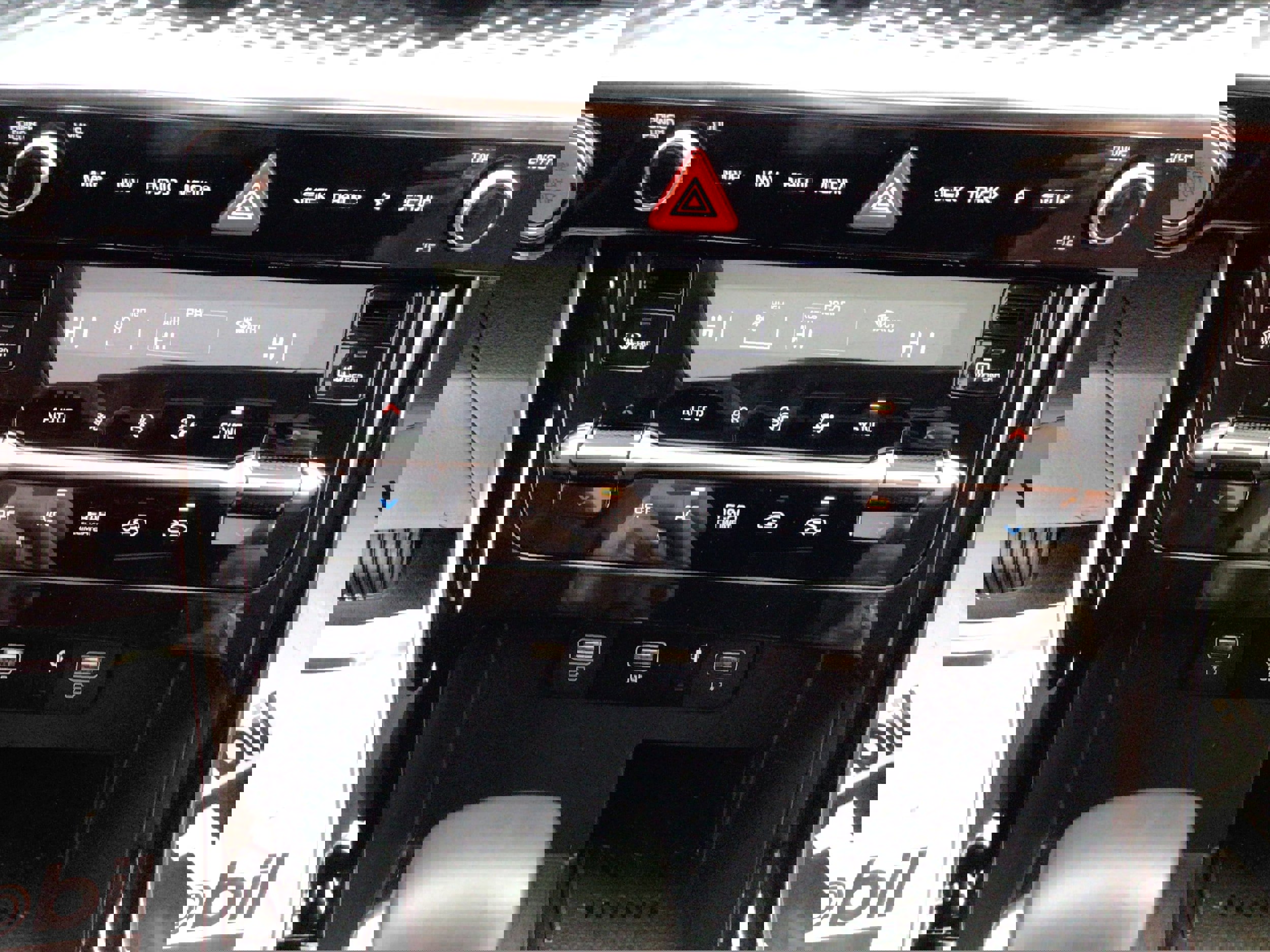 Used 2023 Kia Carnival SX Prestige image 26