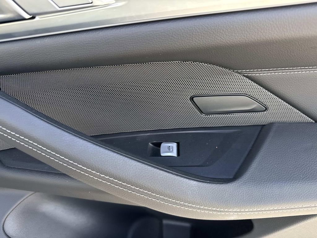 Used 2025 BMW i4 xDrive40i image 15