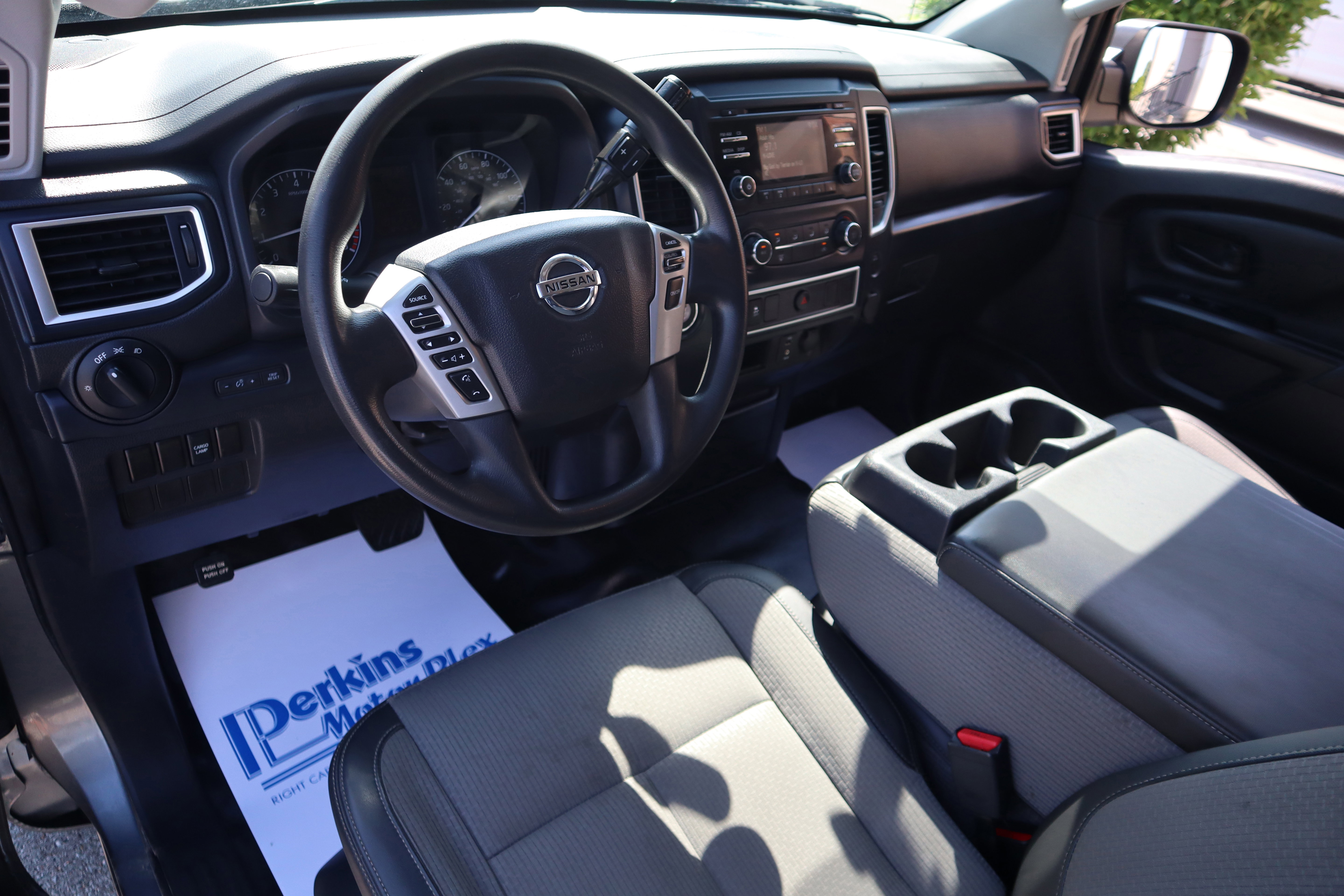Used 2017 Nissan Titan S RWD image 21