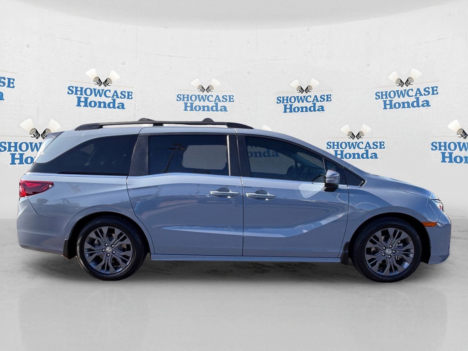 Certified 2025 Honda Odyssey Touring image 9