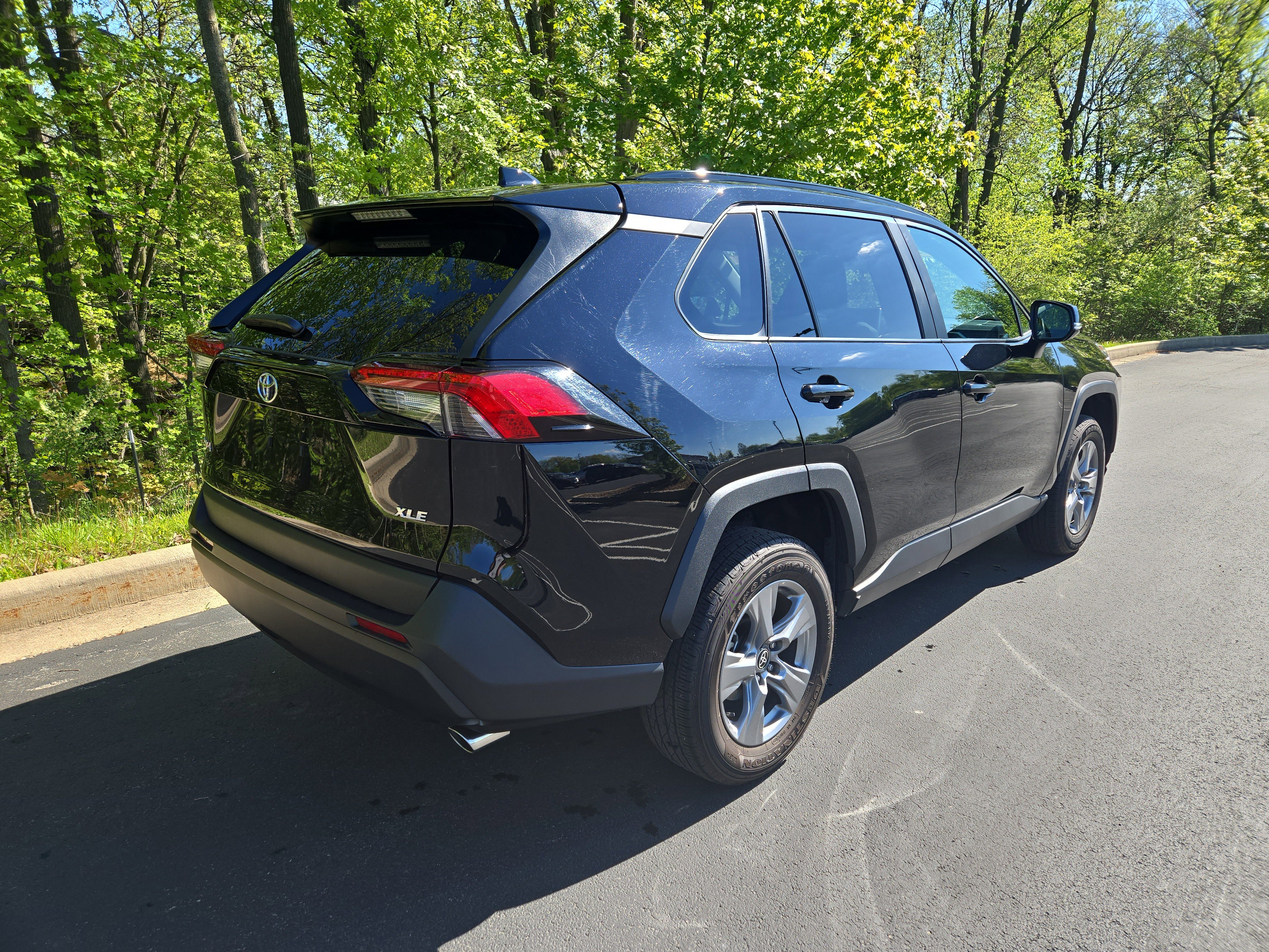 Used 2024 Toyota RAV4 XLE image 3