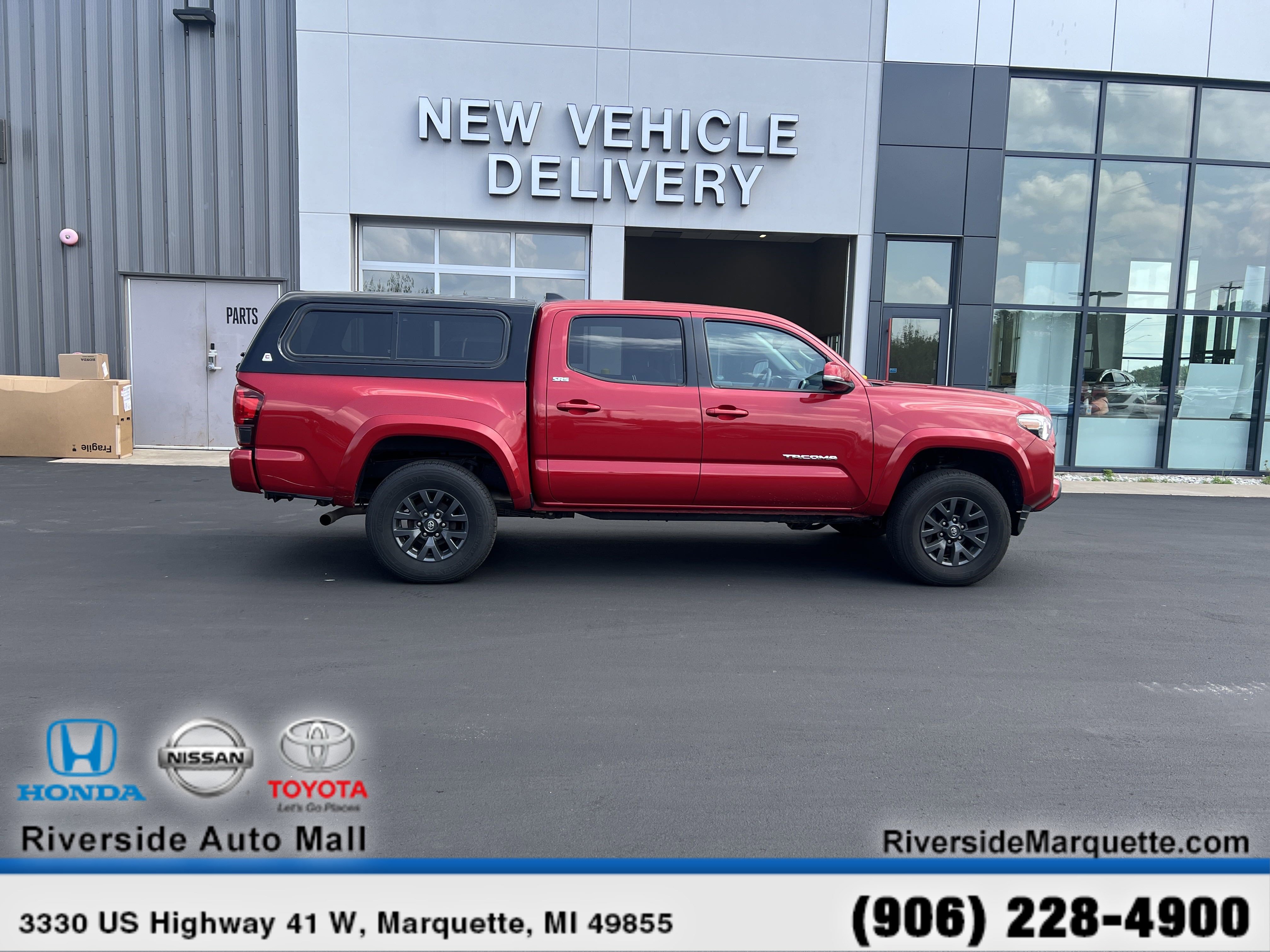 Used 2023 Toyota Tacoma SR5 w/ Technology Package image 10