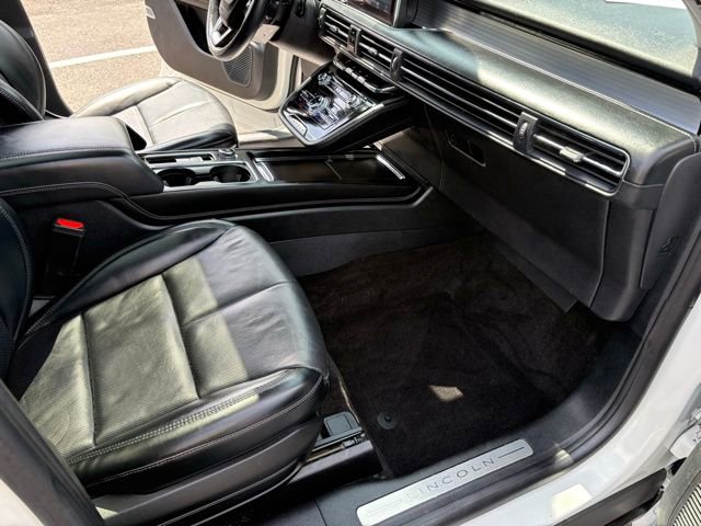 Used 2022 Lincoln Corsair AWD w/ Premium Package image 36
