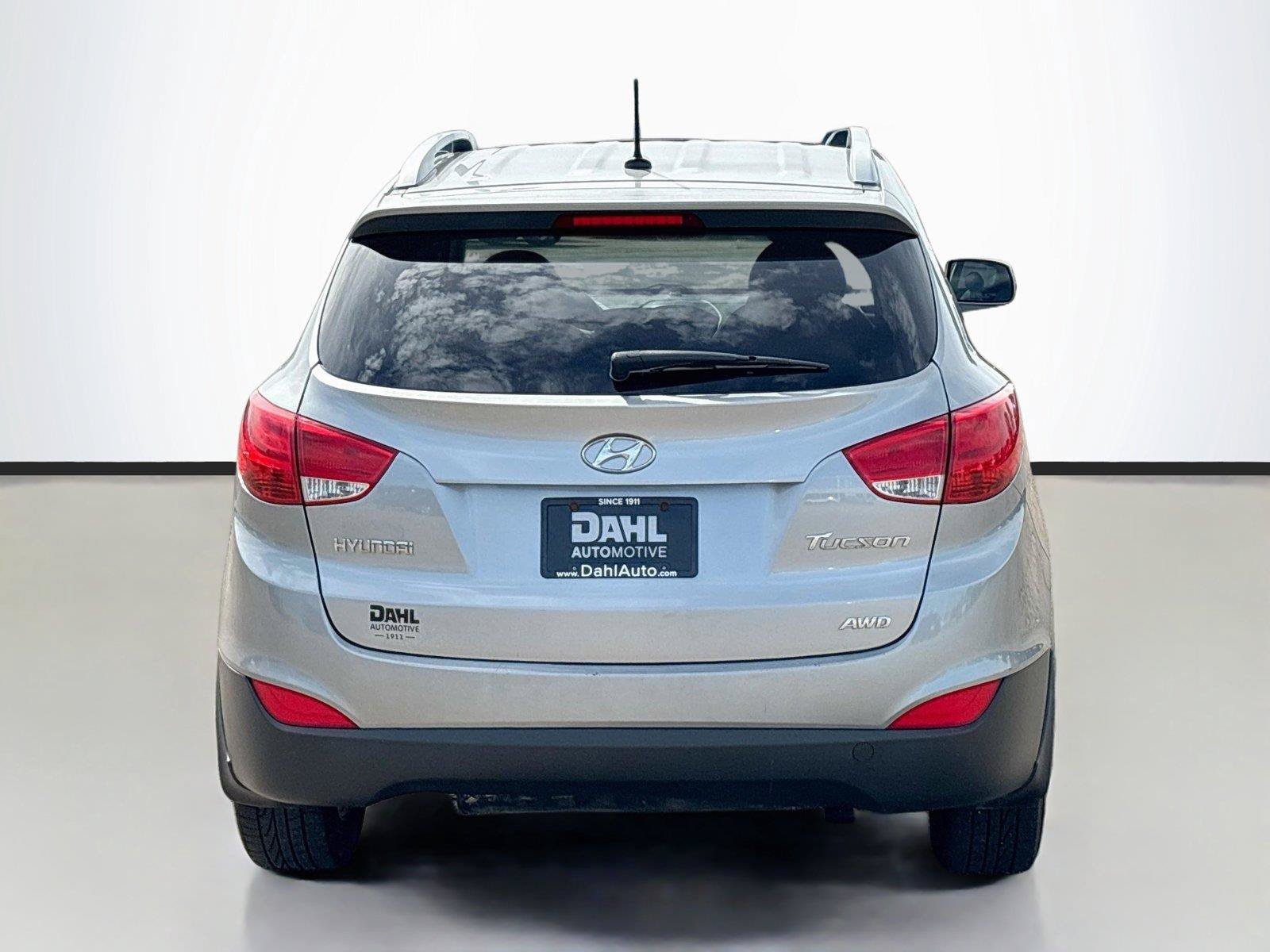 Used 2010 Hyundai Tucson GLS w/ Popular Equipment Pkg 2 AWD/4WD image 11