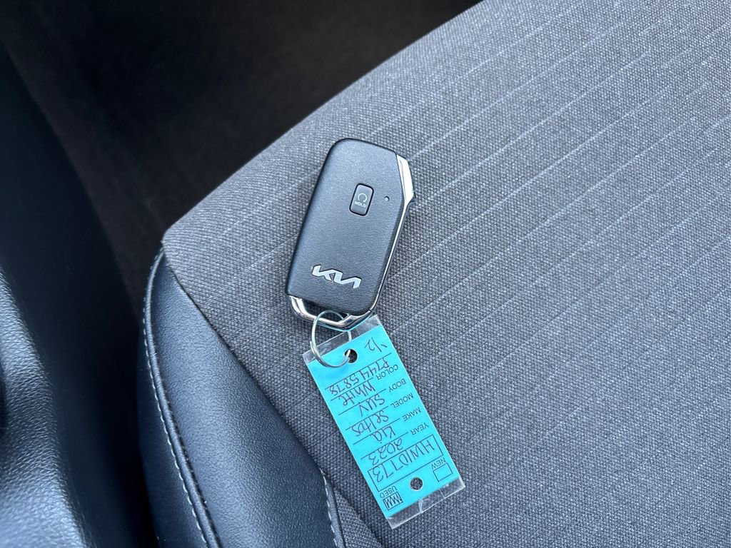 Used 2023 Kia Seltos S image 36