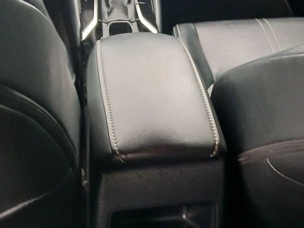 Used 2020 Toyota Corolla XSE image 19