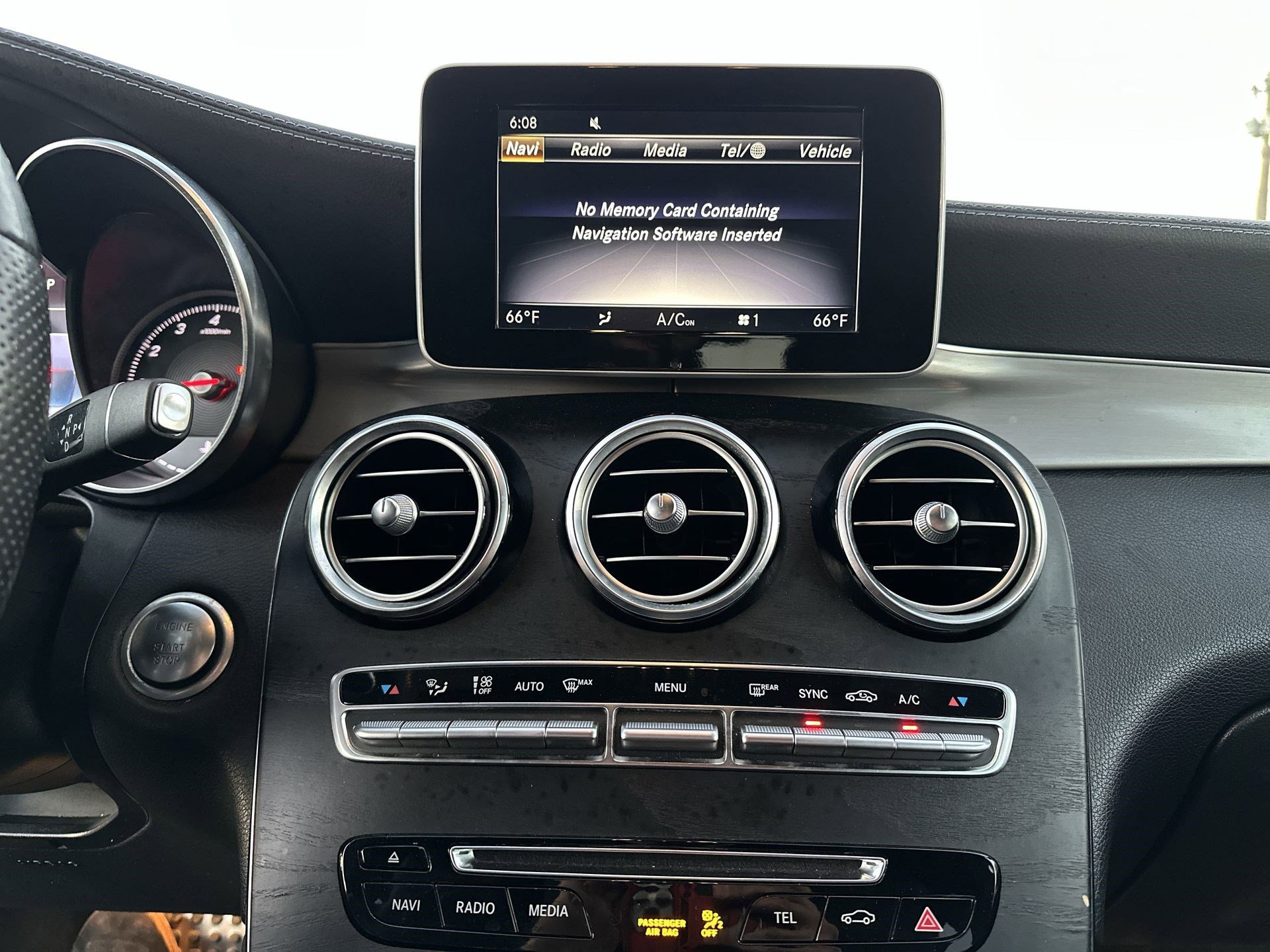 Used 2019 Mercedes-Benz GLC 300 4MATIC Coupe image 22