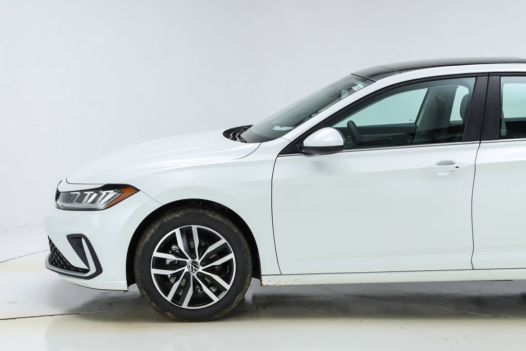 New 2026 Volkswagen Jetta SE image 3