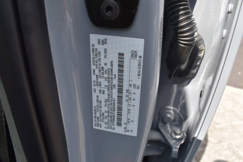 Used 2025 Ford F450 Lariat w/ FX4 Off-Road Package image 32