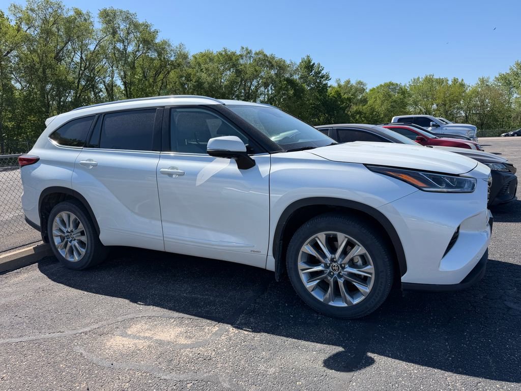 Used 2022 Toyota Highlander Limited AWD/4WD image 5