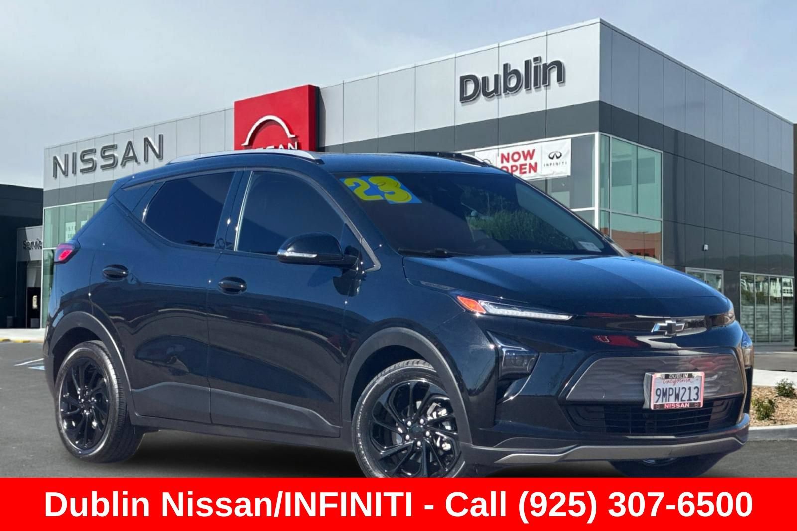 Used 2023 Chevrolet Bolt EUV LT FWD image 2