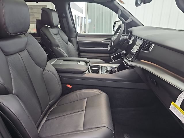 New 2026 Jeep Grand Wagoneer Limited AWD/4WD image 29