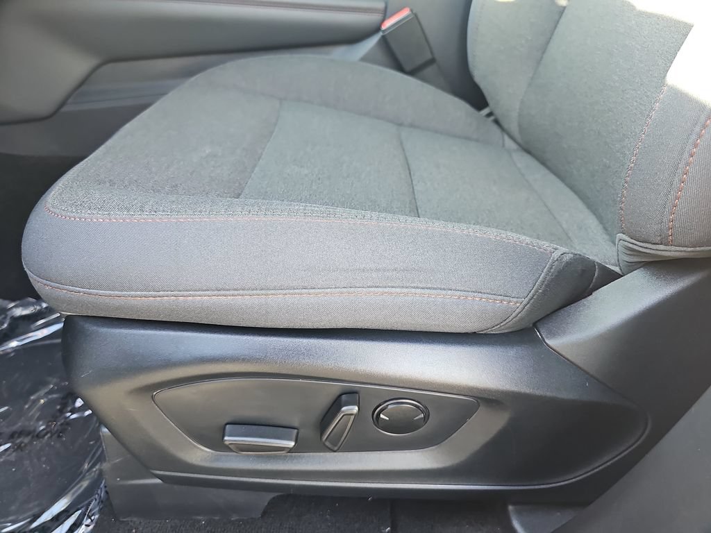 Used 2025 Ford Explorer Active RWD image 28
