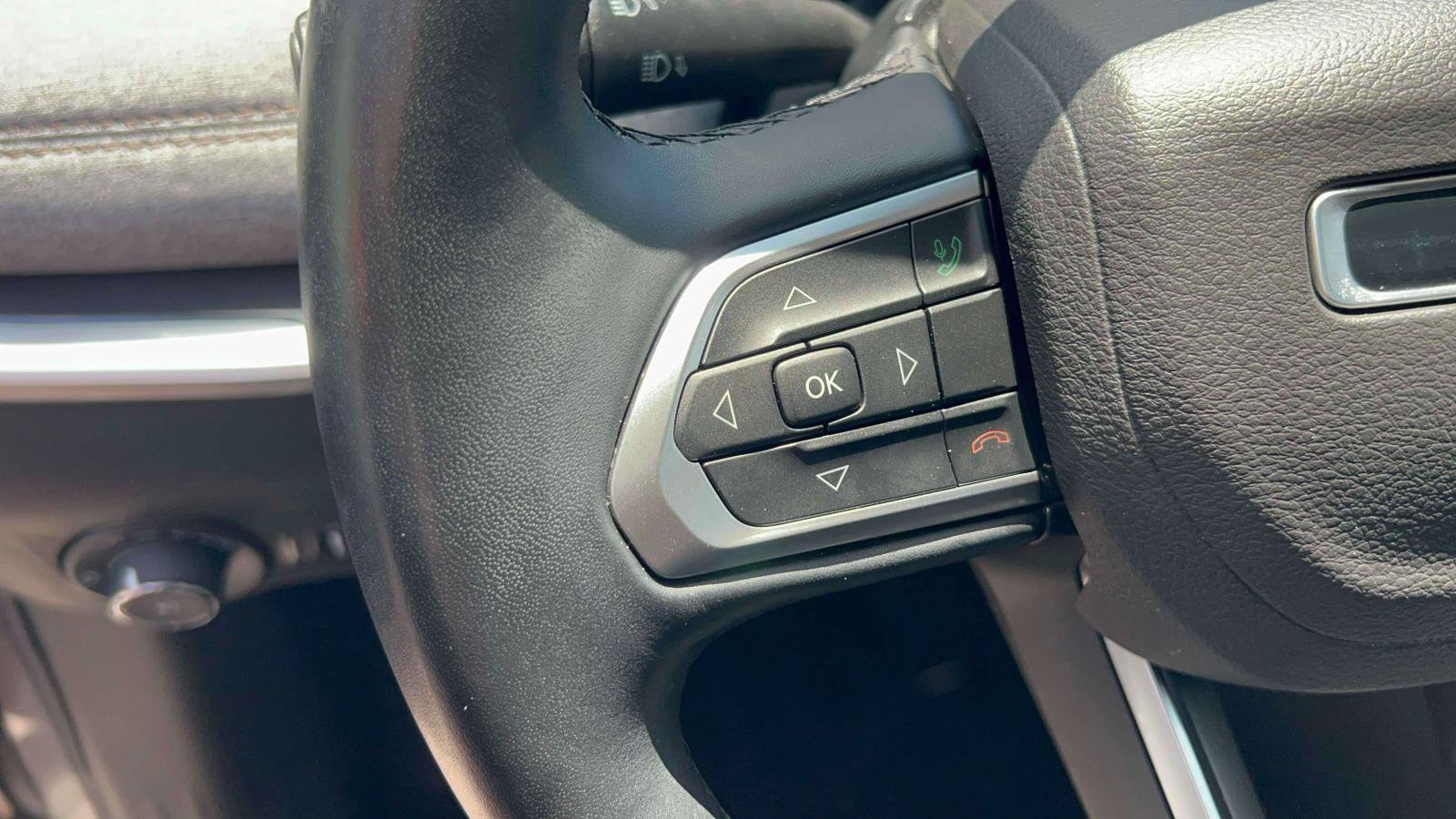 Used 2022 Jeep Compass Latitude AWD/4WD image 17