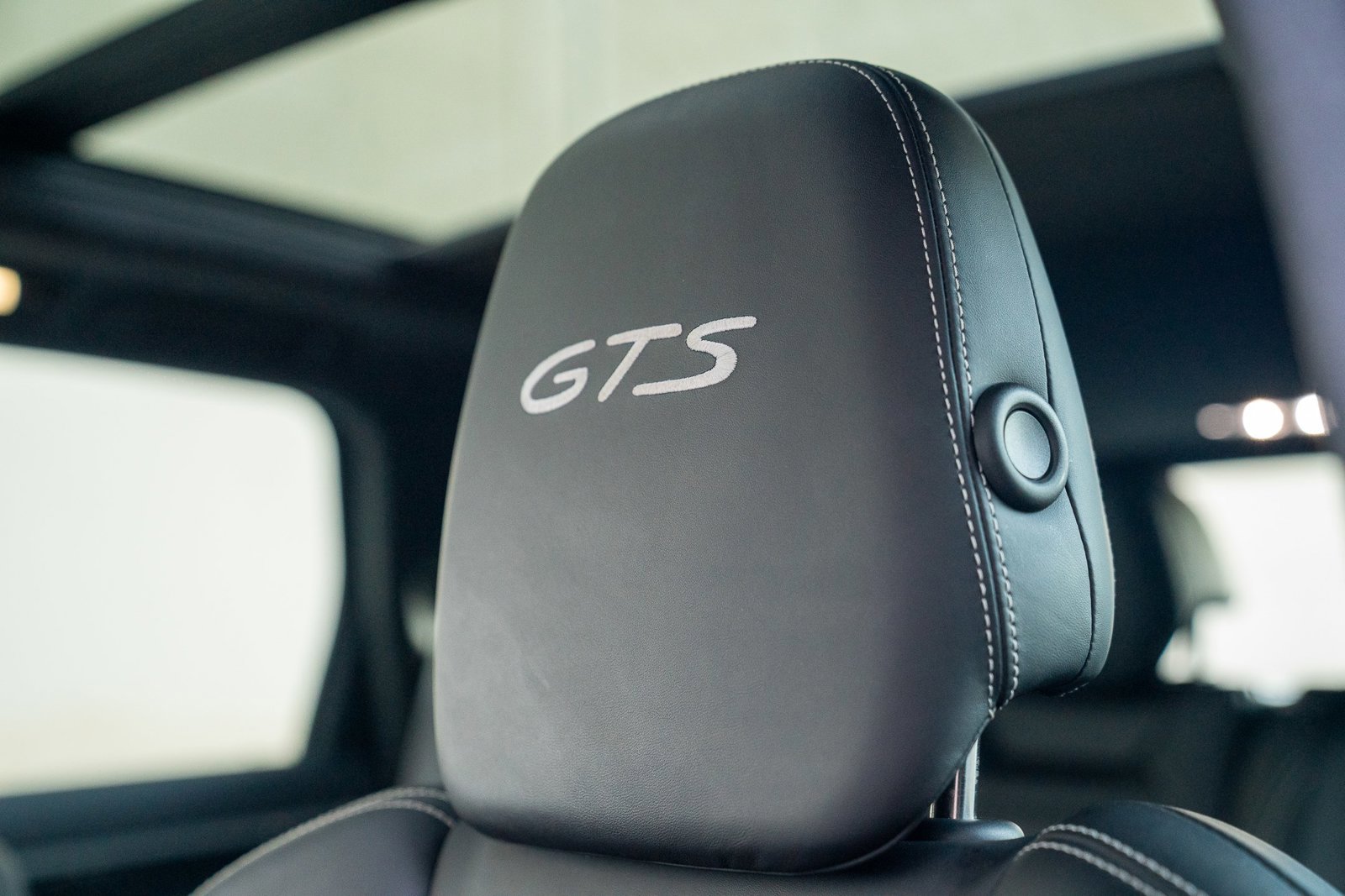 Used 2016 Porsche Cayenne GTS image 13