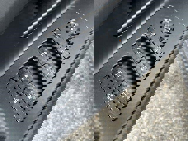 Used 2025 Hyundai Elantra Sport image 46