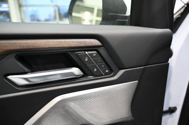 New 2026 GMC Acadia Denali Ultimate w/ LPO, Floor Liner Package image 30