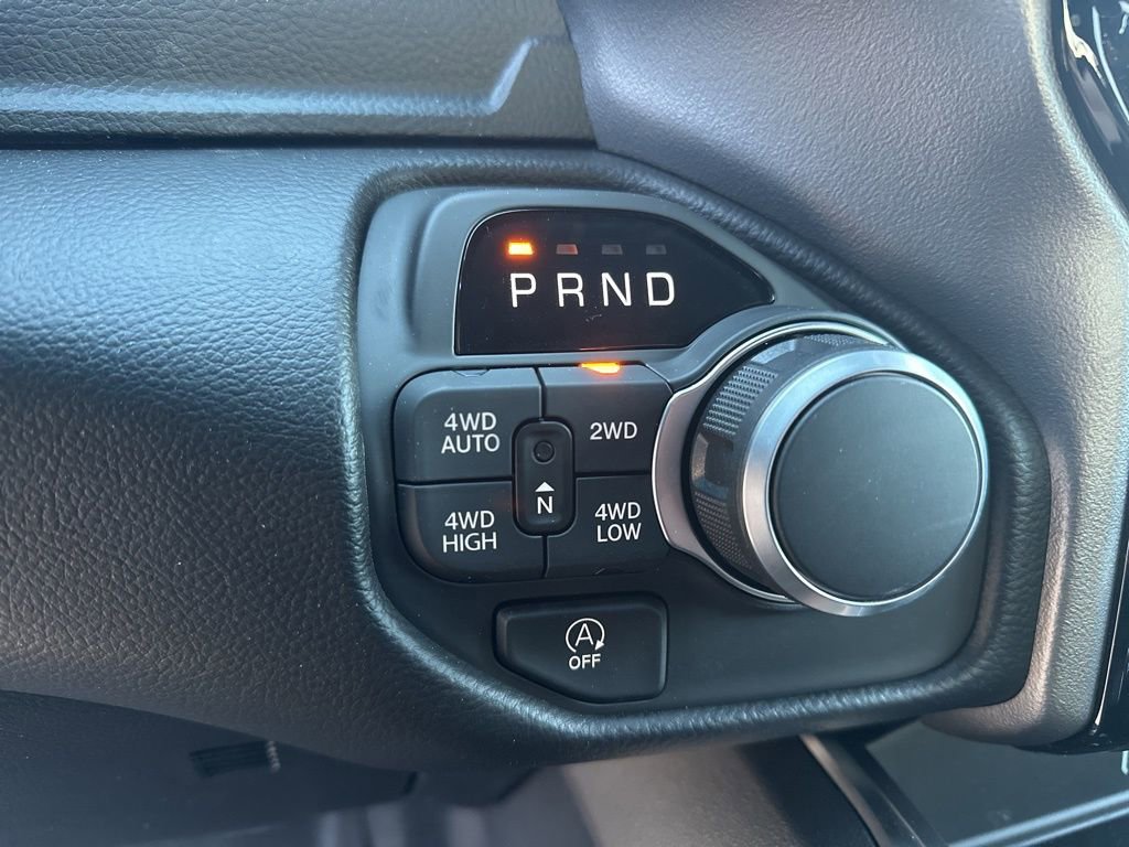 New 2026 RAM 1500 4x4 Crew Cab image 28