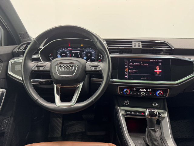 Used 2022 Audi Q3 2.0T Premium Plus w/ Premium Plus Package AWD/4WD image 3