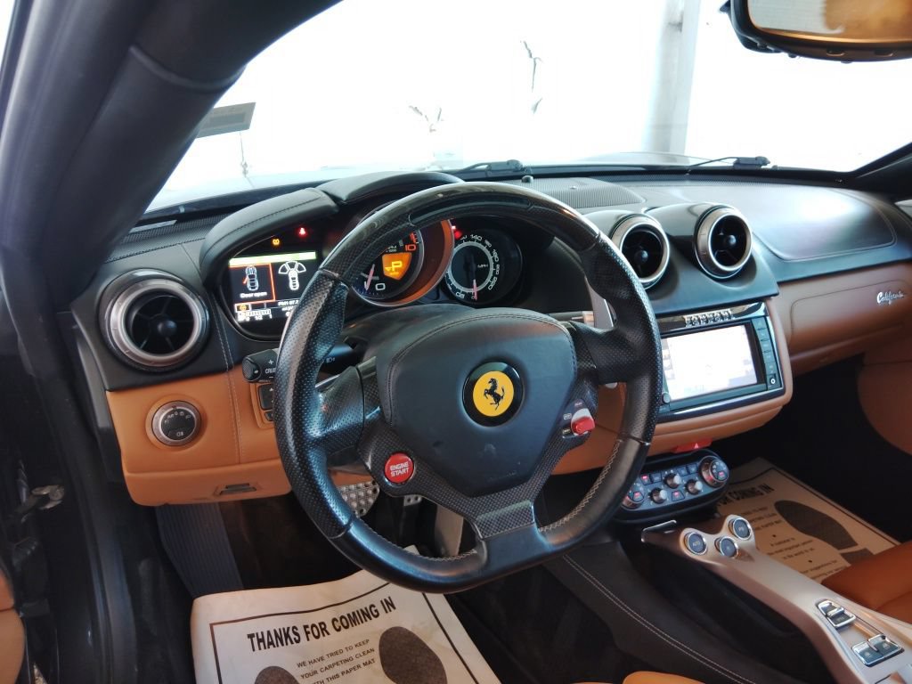 Used 2014 Ferrari California RWD image 21