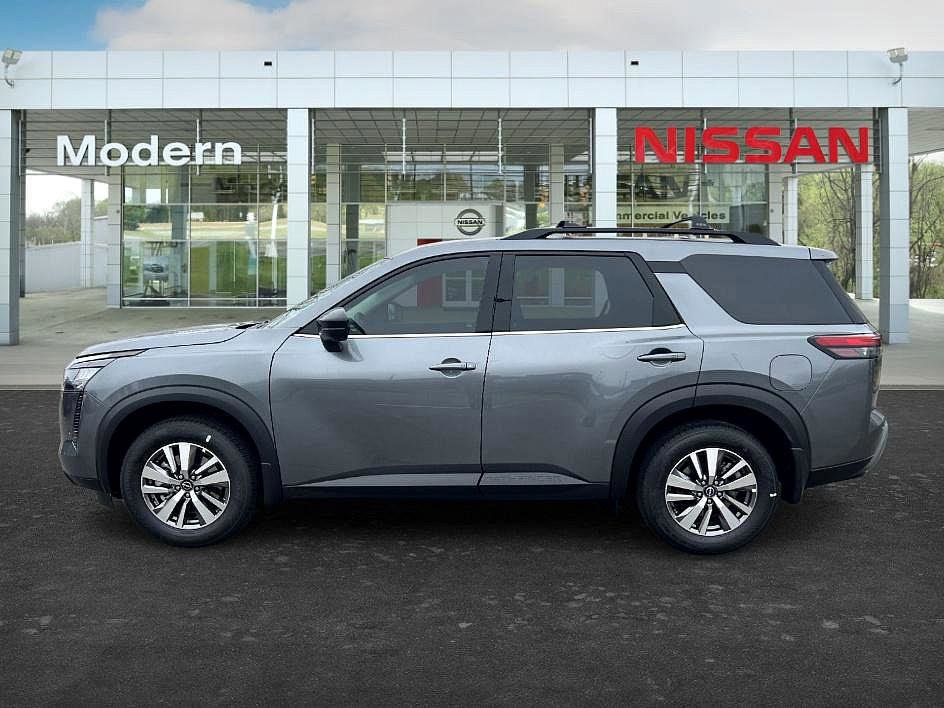 New 2026 Nissan Pathfinder SL image 8