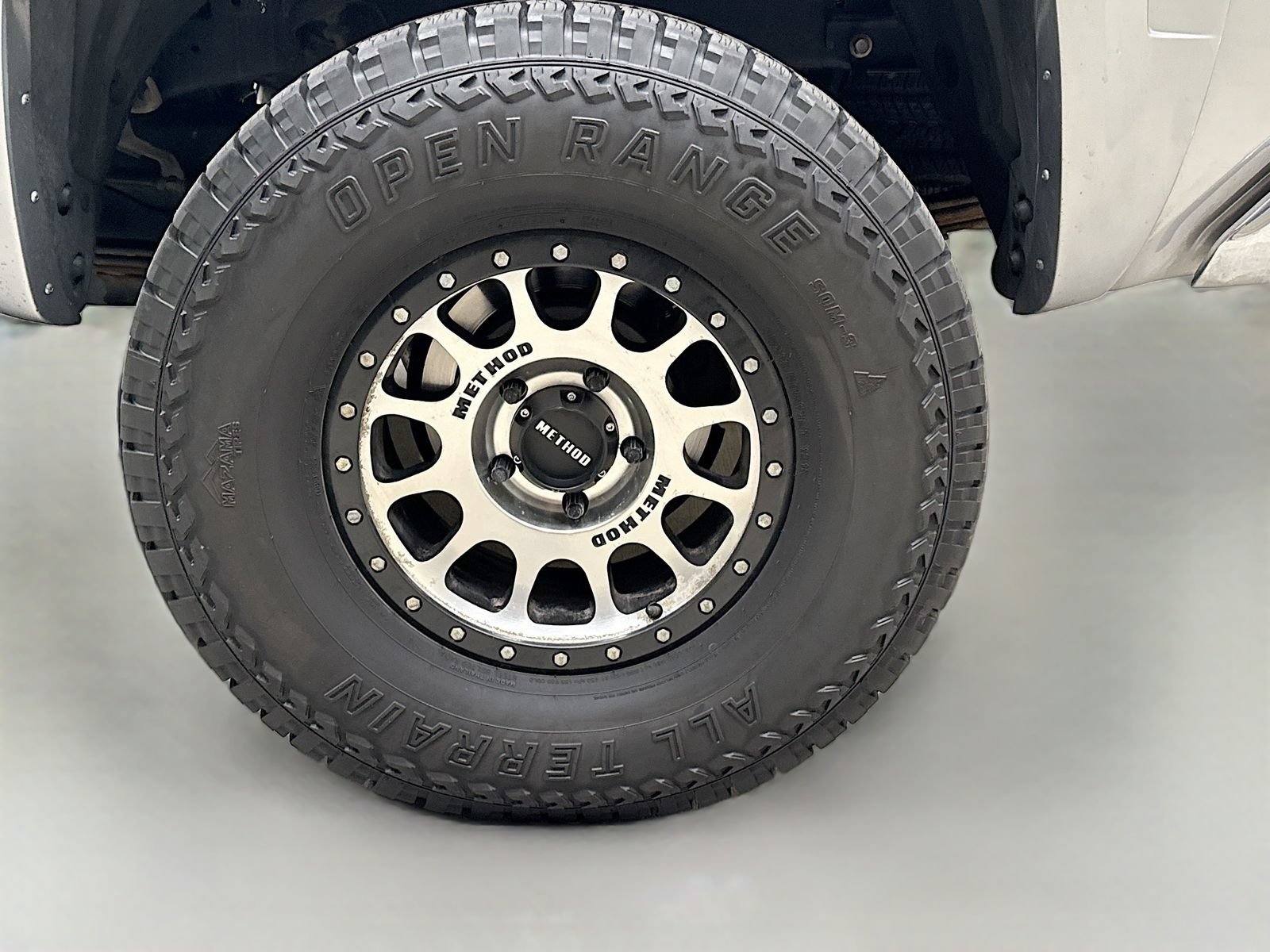 Used 2017 Toyota Tundra SR5 w/ SR5 Upgrade Package AWD/4WD image 32