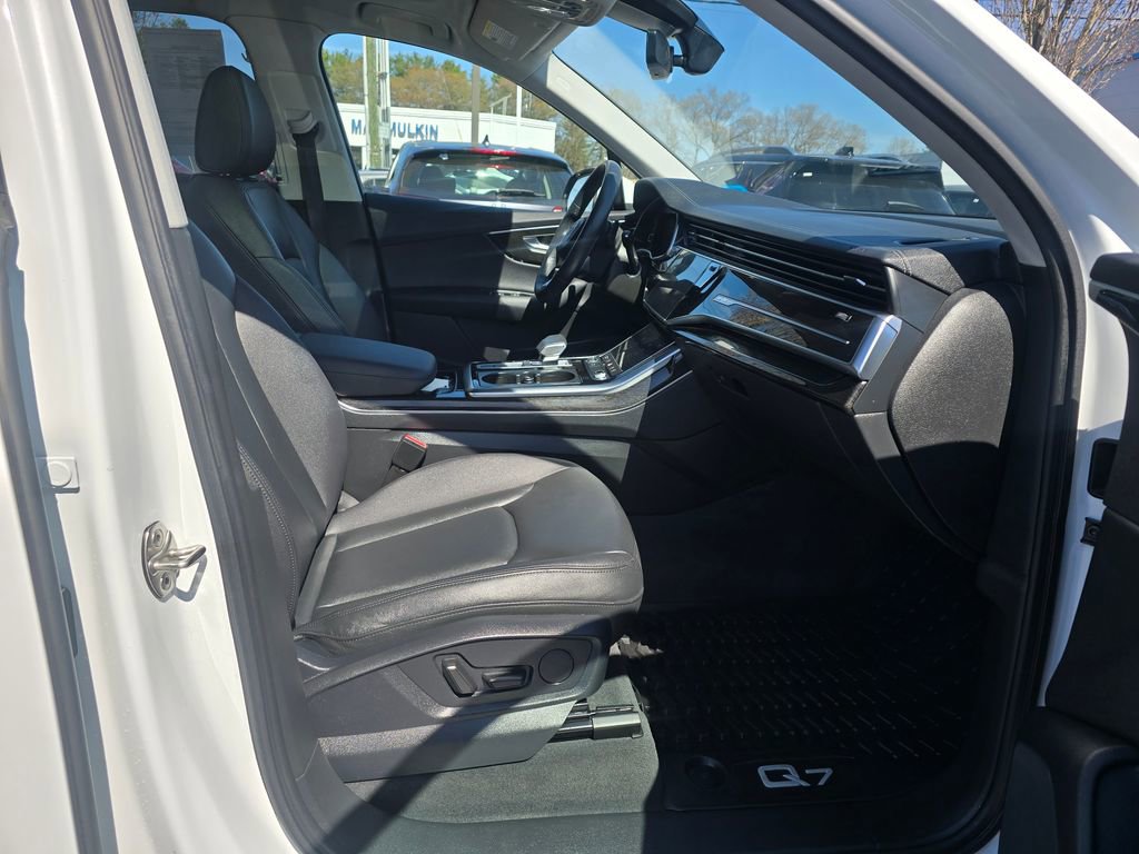 Used 2023 Audi Q7 2.0T Premium AWD/4WD image 12