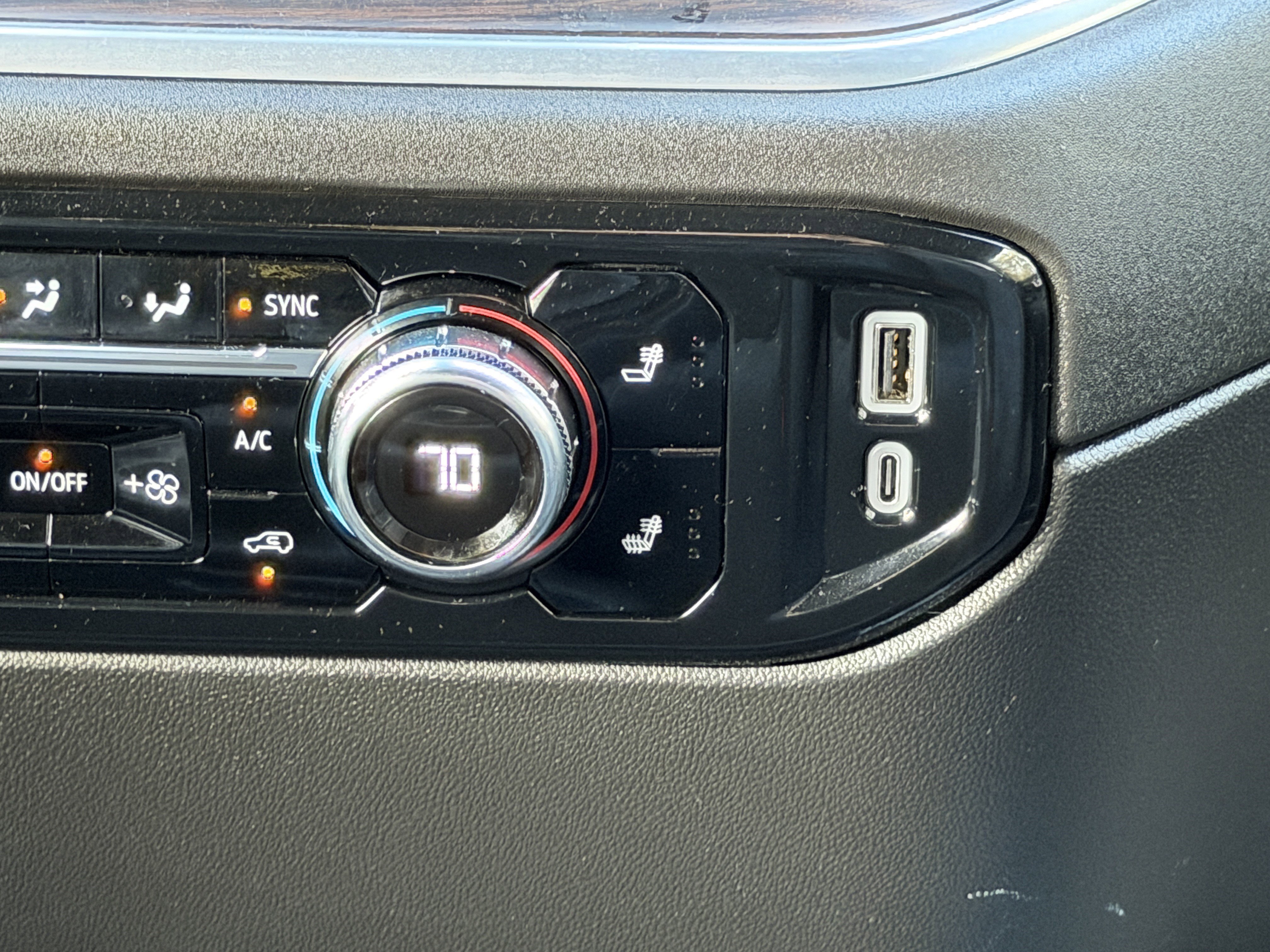Used 2024 GMC Sierra 1500 SLT AWD/4WD image 30