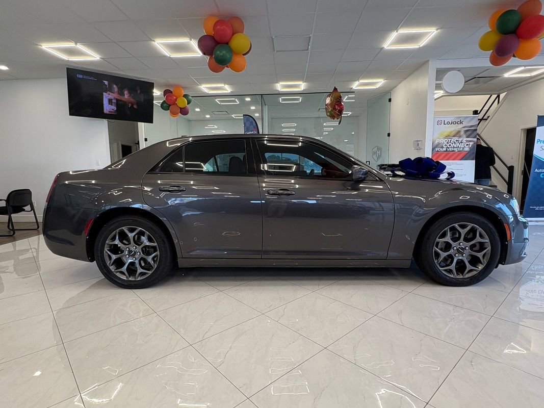 Used 2017 Chrysler 300 S image 3