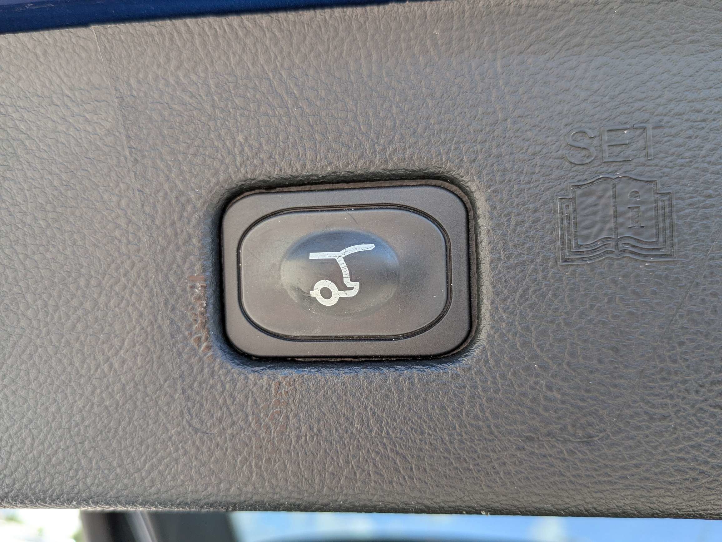 Used 2022 Ford Edge Titanium AWD/4WD image 16