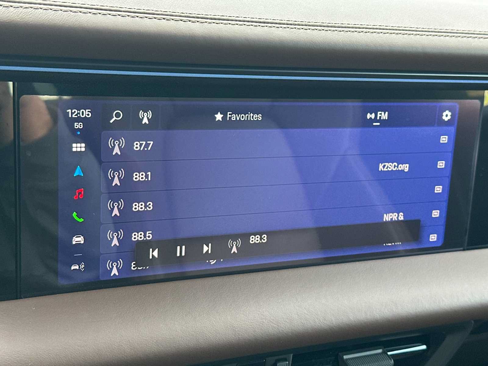 Certified 2025 Porsche Macan Electric RWD image 19