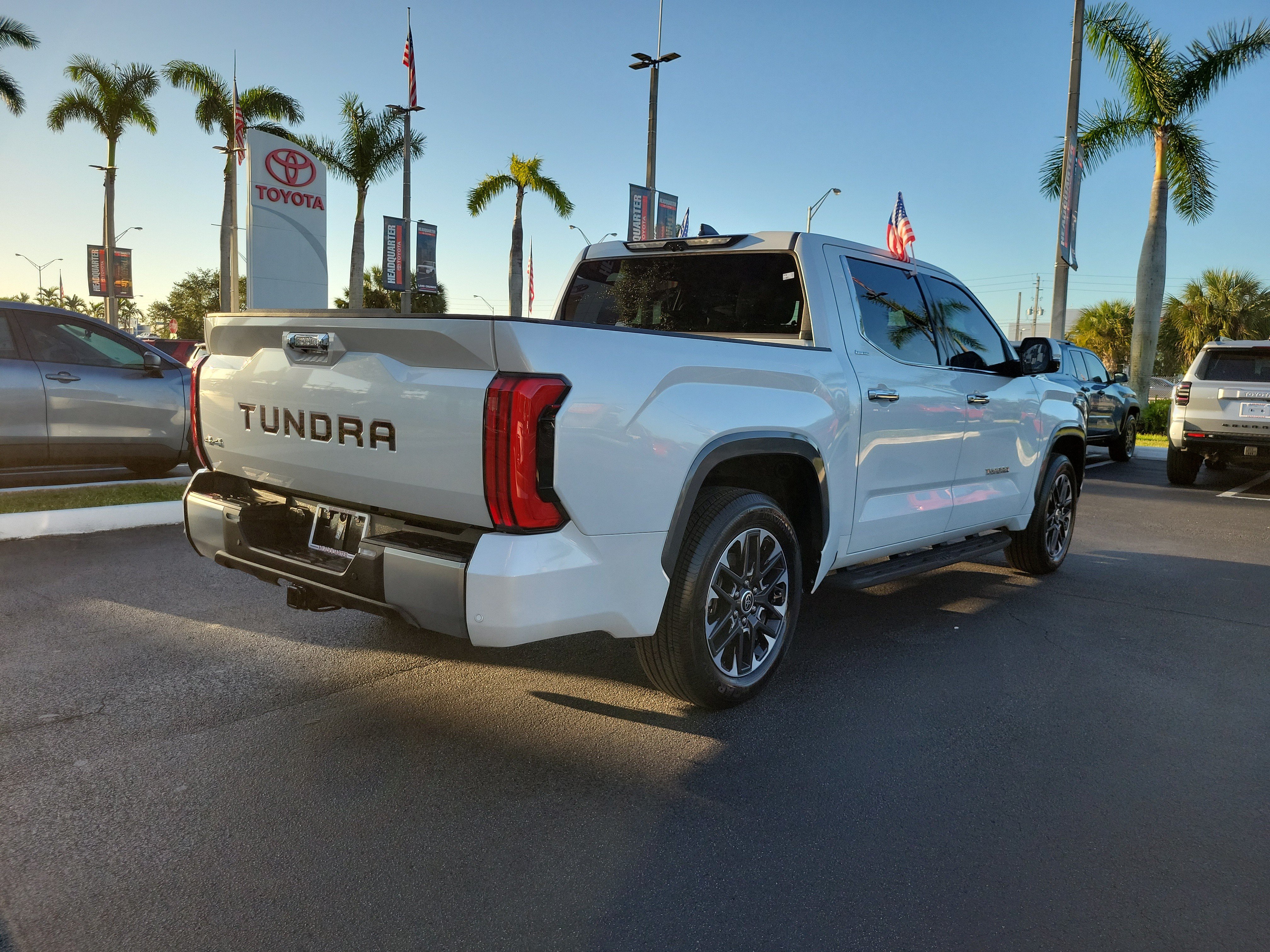 Used 2023 Toyota Tundra Limited AWD/4WD image 12