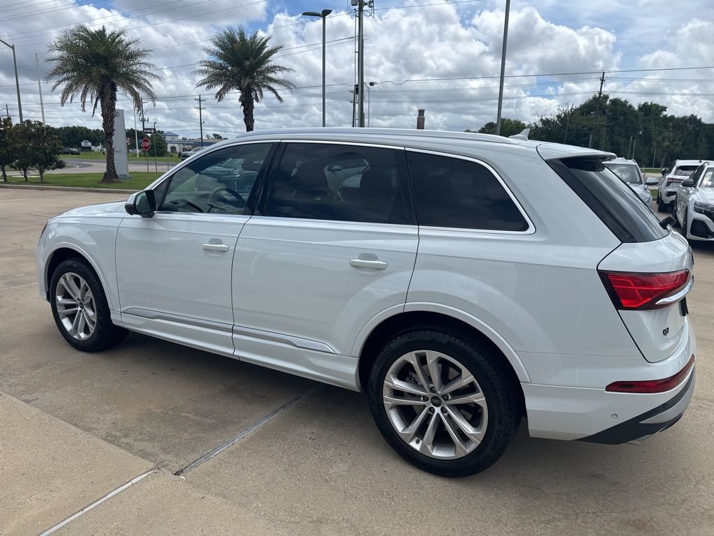 Used 2025 Audi Q7 2.0T Premium w/ Convenience Package AWD/4WD image 4