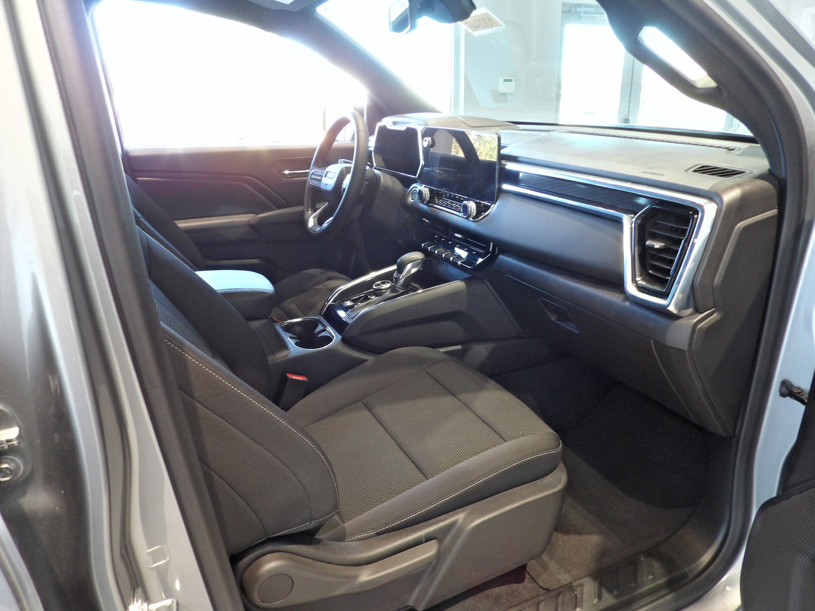 Used 2024 GMC Canyon Elevation w/ Convenience Package image 24