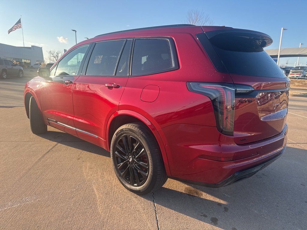 Certified 2023 Cadillac XT6 Sport w/ LPO, ONYX Package image 4
