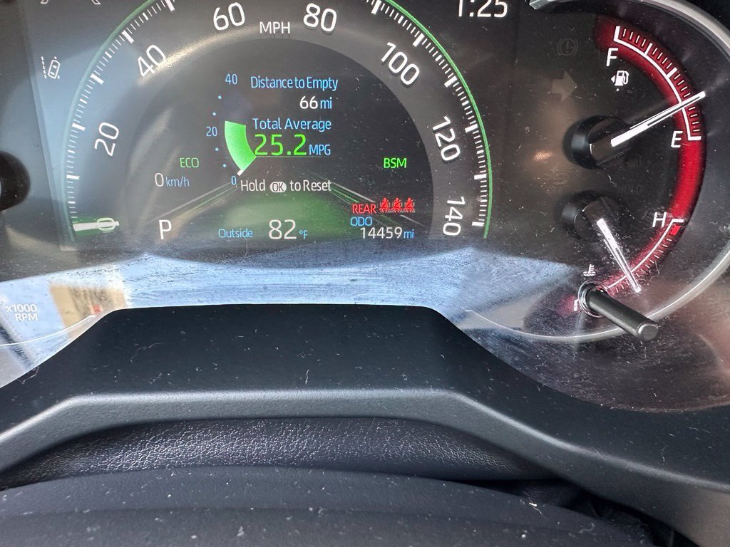 Used 2025 Toyota RAV4 XLE FWD image 11