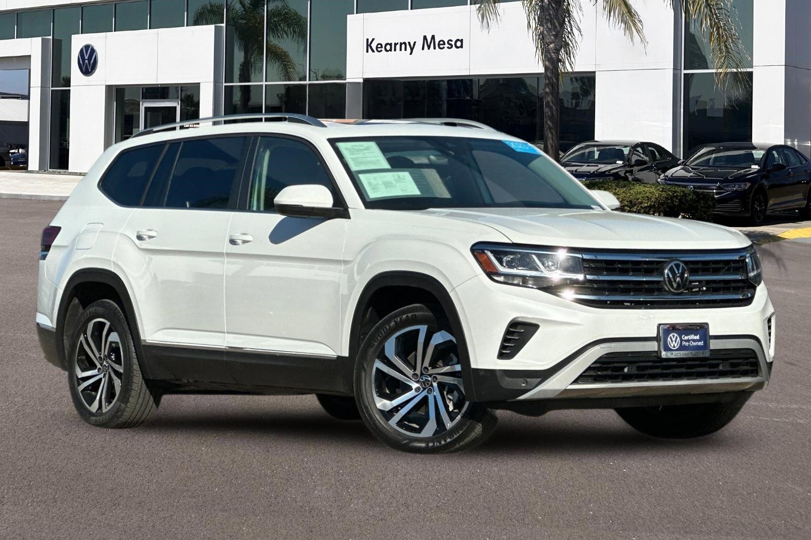 Used 2023 Volkswagen Atlas SEL image 2