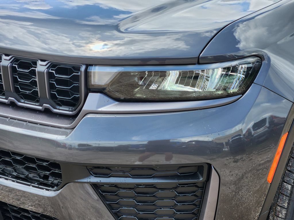 New 2026 Jeep Grand Cherokee Altitude RWD image 5