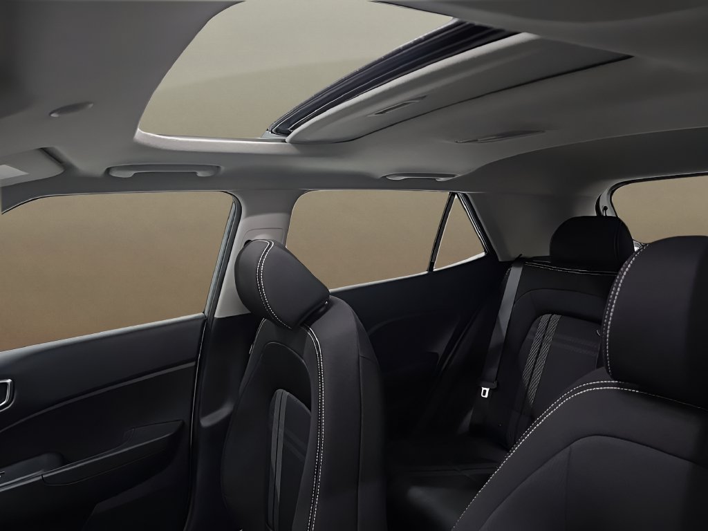 New 2026 Hyundai Venue SEL FWD image 39